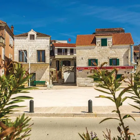 Vakantiehuis Three-bedroom In *