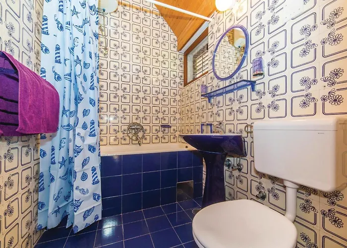 Сasa de vacaciones Three-bedroom In Rogoznica (Sibenik-Knin)