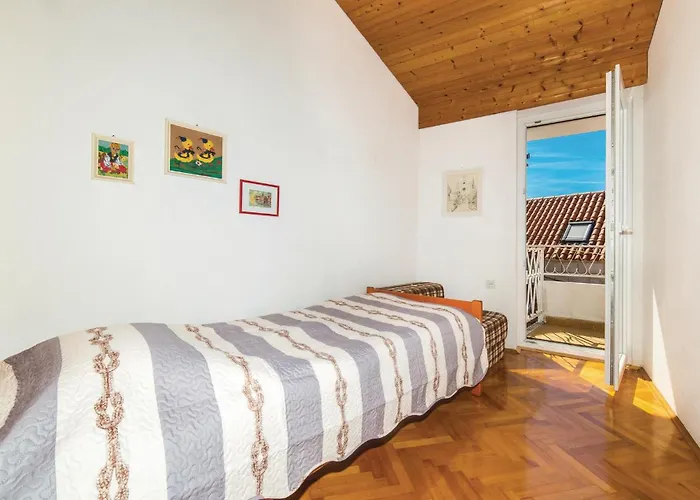 Сasa de vacaciones Three-bedroom In