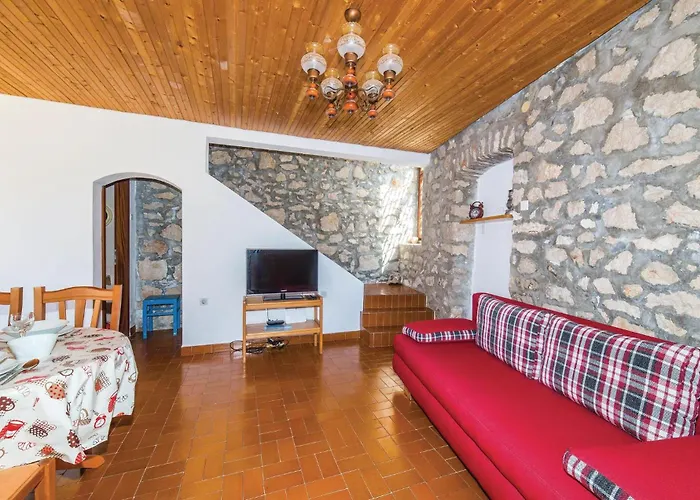 Сasa de vacaciones Three-bedroom In Rogoznica (Sibenik-Knin)