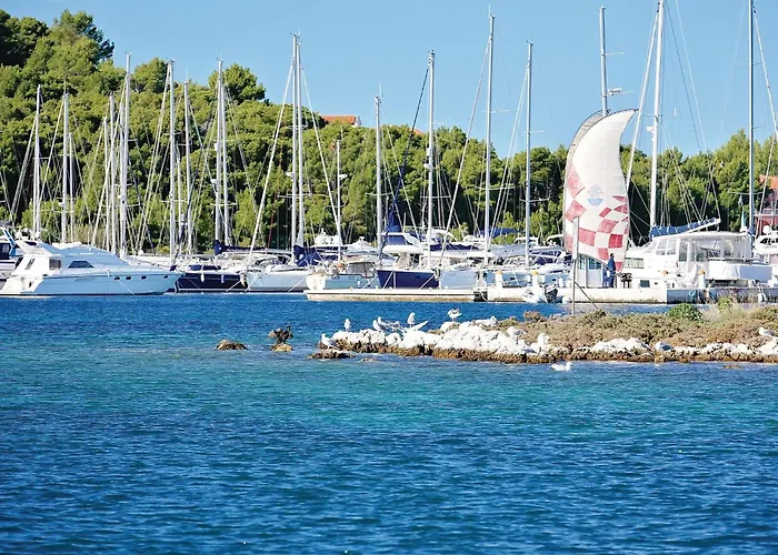 Сasa de vacaciones Three-bedroom In